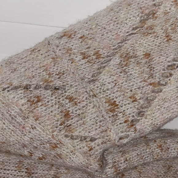 Jessica Simpson Sweater - Picture 2 of 8